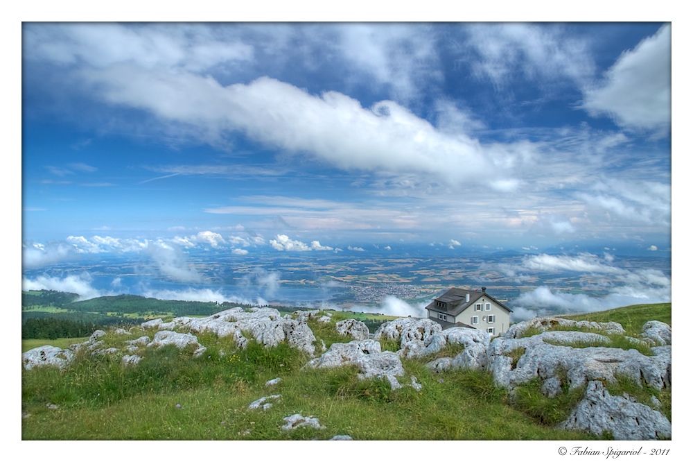 Vu de la région d'Yverdon depuis le sommet du Chasseron (1606.7m).