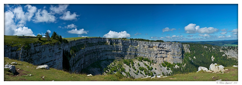 Panorama du Creux-du-Van depuis la Caraffe