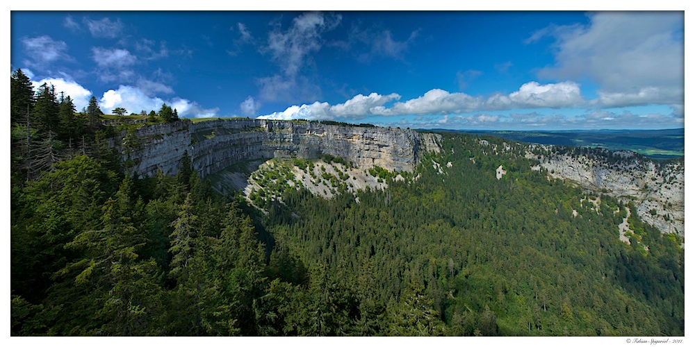 Une vue à couper le souffle sur le cirque du Creux-du-Van