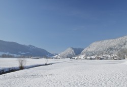 Vue du Val-de-Travers depuis les Combes
